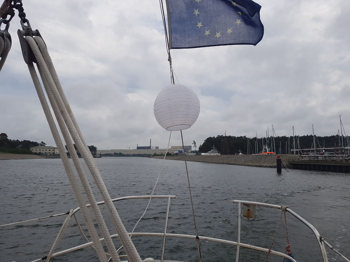 20190610 Sportboot mit EU Fahne