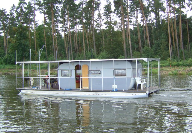 Sportboot auf dem Elbe-Havel-Kanal - Foto: Stefan Schneider