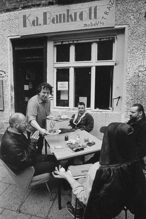 Treffpunkt Kaffee Bankrott in der Schliemannstraße - Foto: Peter Woelck